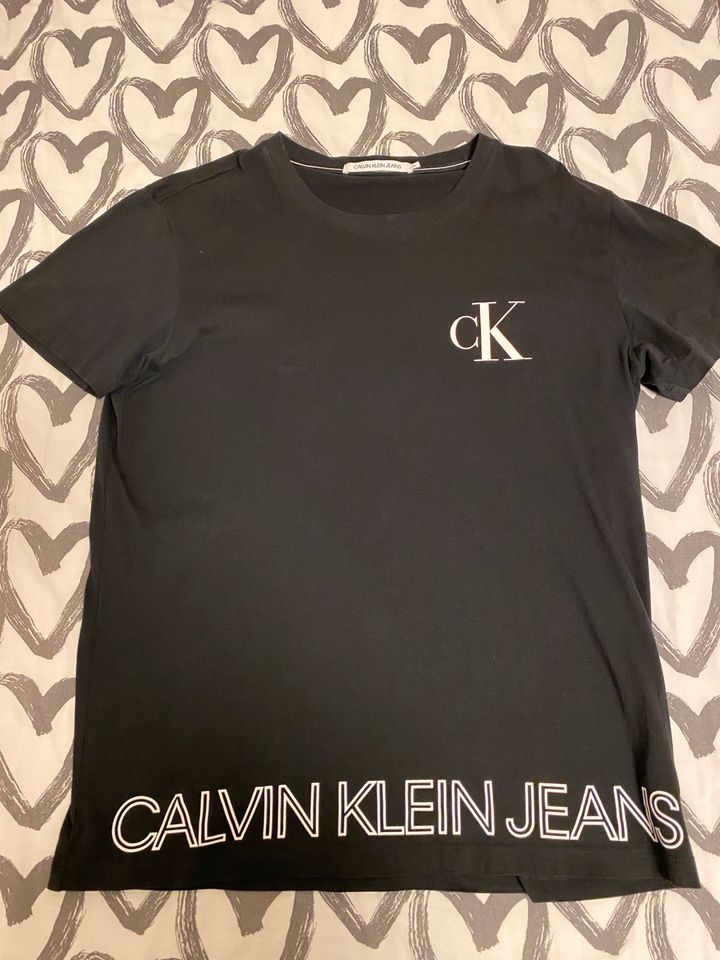 Calvin Klein Herren t-Shirt in Duisburg