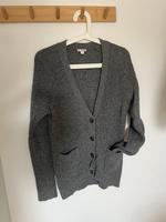 ***GRAUE STRICKJACKE GAP GR.M ***BASIC TEILCHEN *** Wandsbek - Hamburg Volksdorf Vorschau