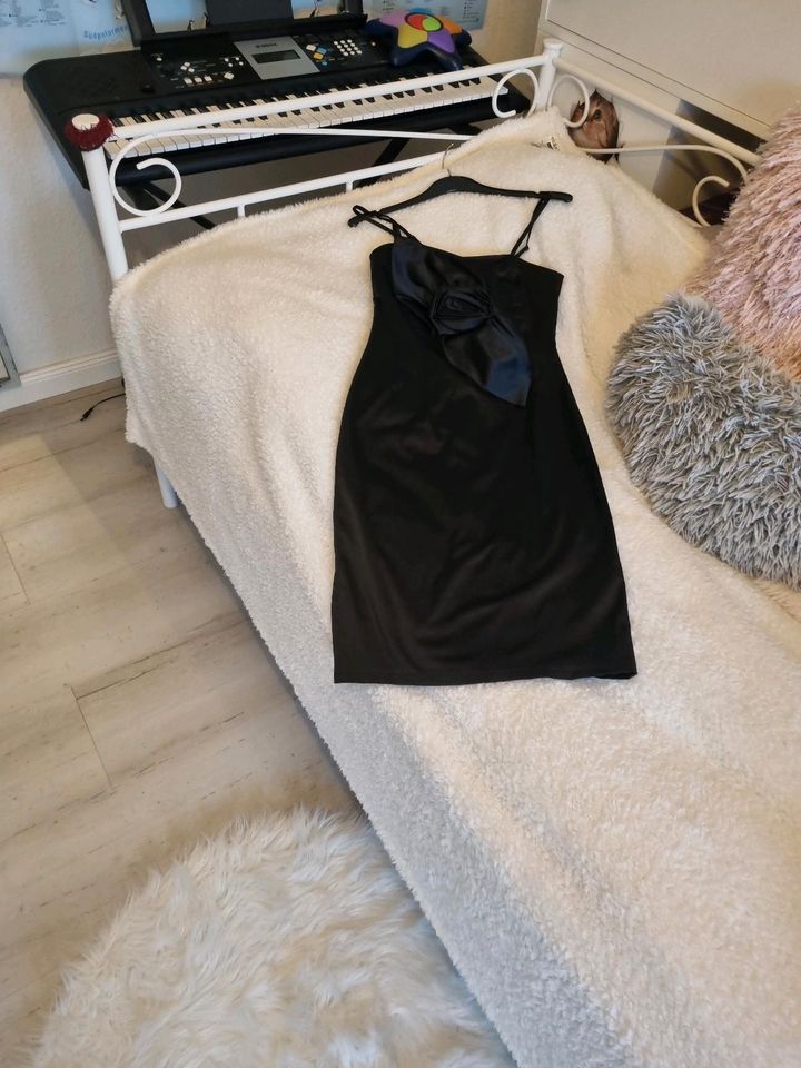 Kleid,  schwarz,  Abendkleid,  34 in Magdeburg