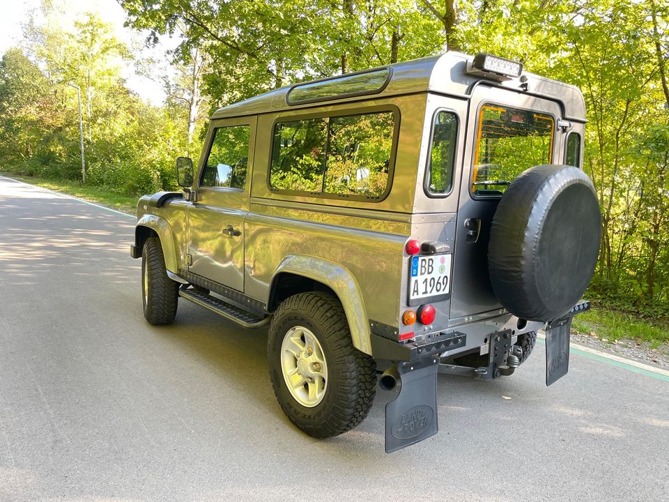 Land Rover Defender 90 TD4 60 years Sonderedition in Holzgerlingen