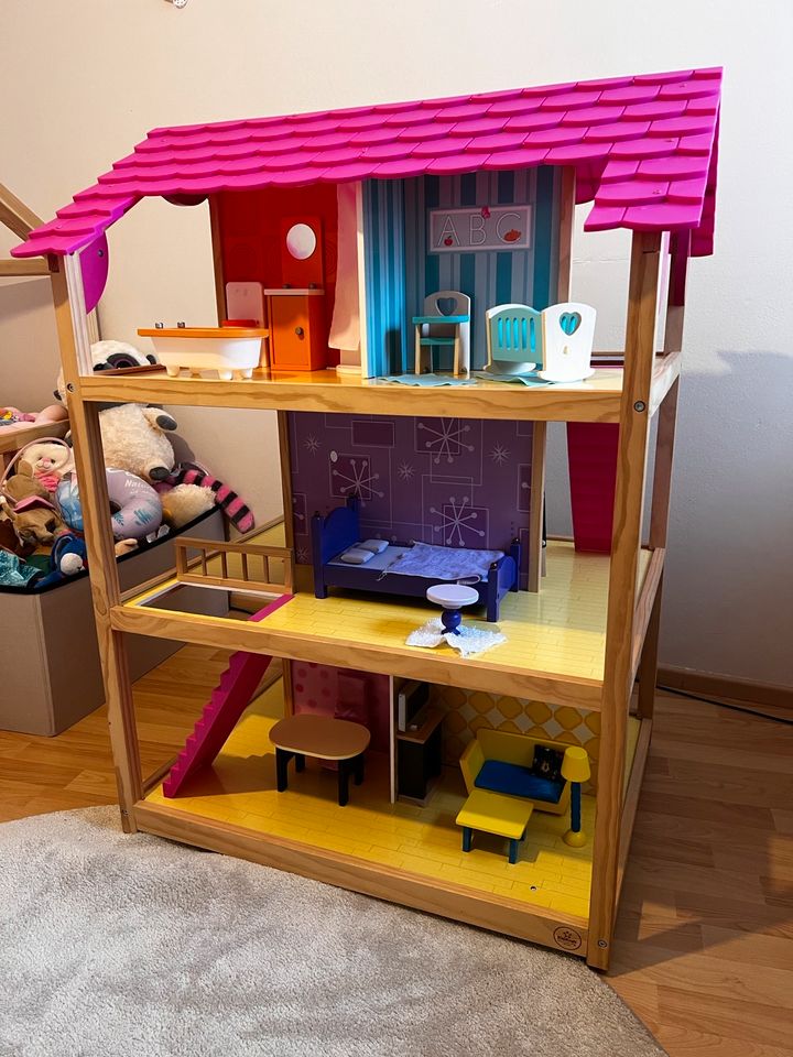 Wunderschönes Puppenhaus / Barbiehaus aus Holz / KidKraft in Kaufbeuren