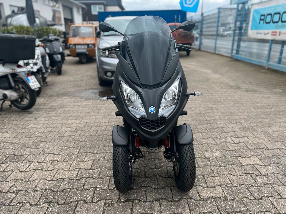 Piaggio Mp3 300 Sport in Leverkusen