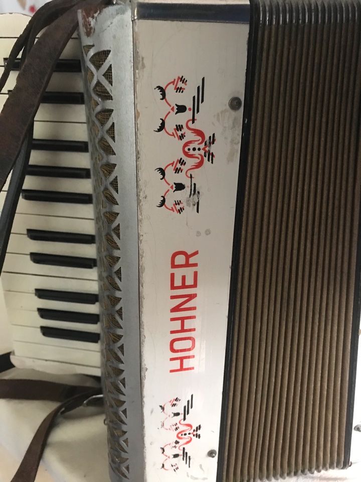 Antikes Piano Akkordeon -Ziehharmonika von Hohner in Koblenz