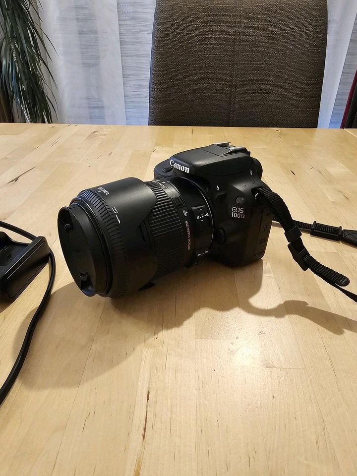 Canon EOS 100D mit Zubehör in Ilsede
