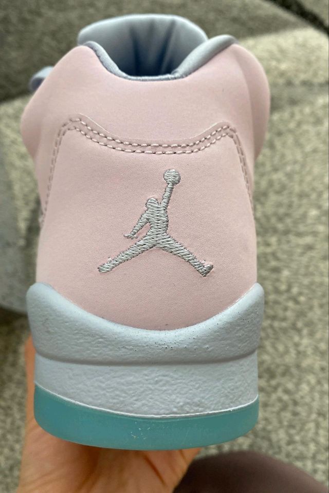 Air Jordan 5 Regal Pink/Easter 2022 in Augsburg