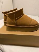 UGG Classic Ultra Mini Platform, Gr. 38 West - Höchst Vorschau