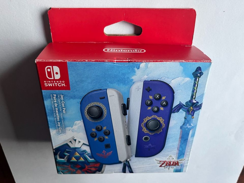 Nintendo Switch Joy-Con Controller Zelda Skyward Sword in OVP in Calberlah