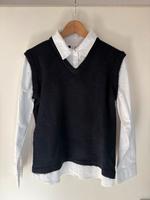 Weiße Bluse mit dunkelblauem Pullunder Nordrhein-Westfalen - Siegen Vorschau
