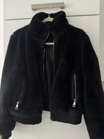 Jacke aus Kunstfell mit Kapuze- Gr. S Pull & Bear schwarz Baden-Württemberg - Ditzingen Vorschau