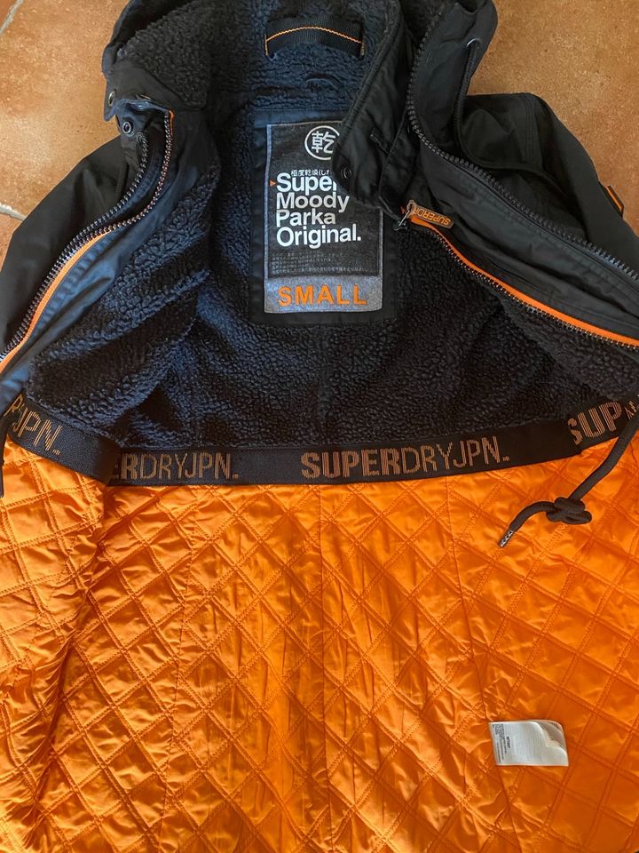 Superdry Jacke Mantel schwarz Gr. S tailliert in Schkölen