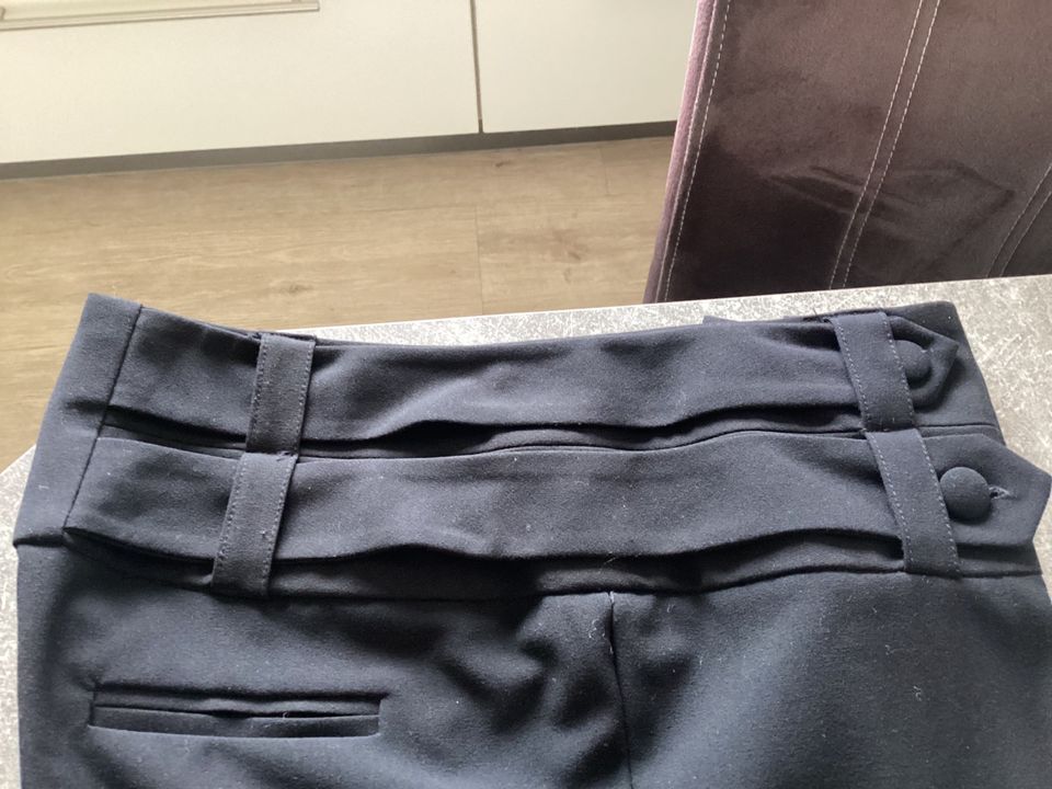 Schwarze festliche Hose Gr 38 10€ in Löningen