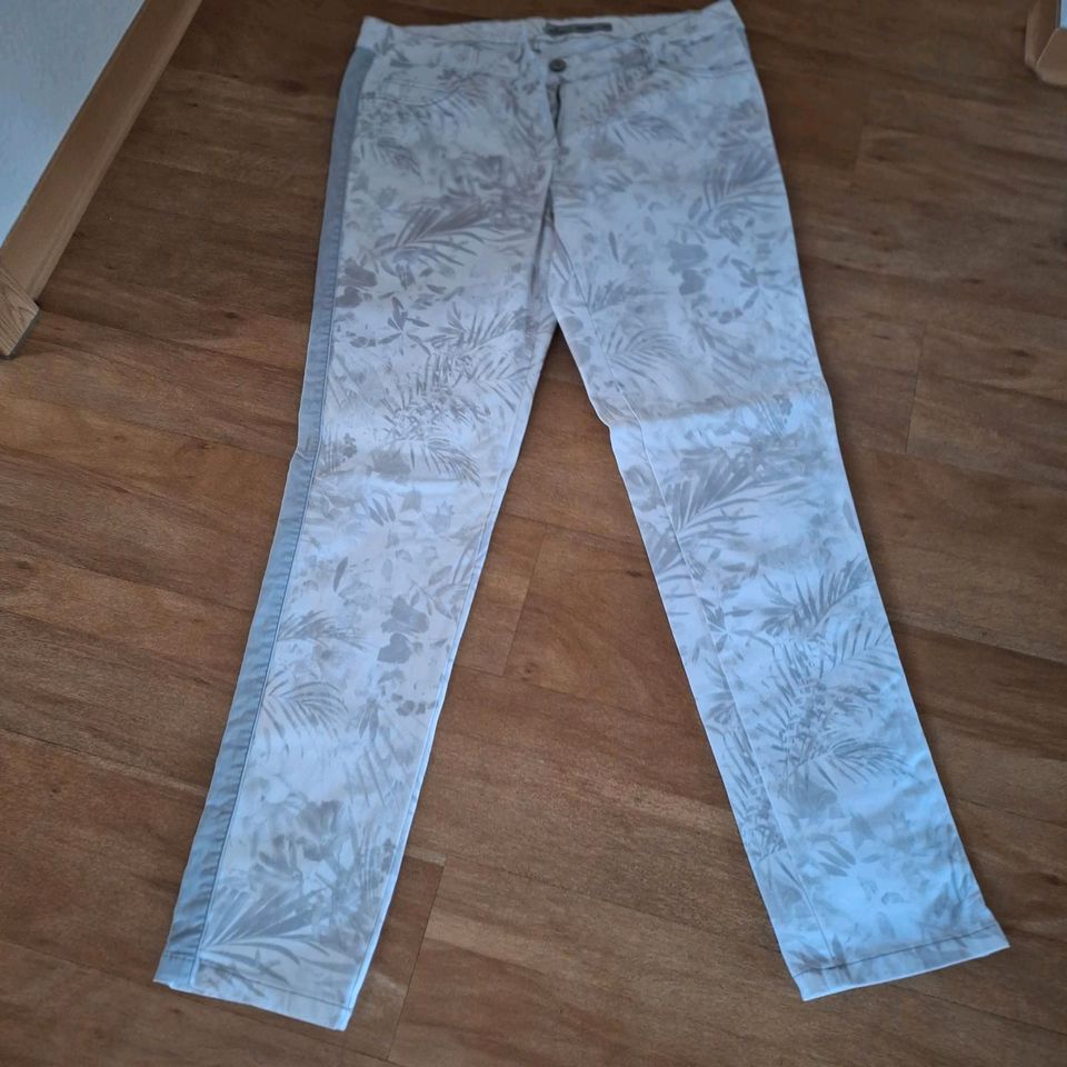 Jeans Damen mit Muster gr 44 in Ludwigshafen