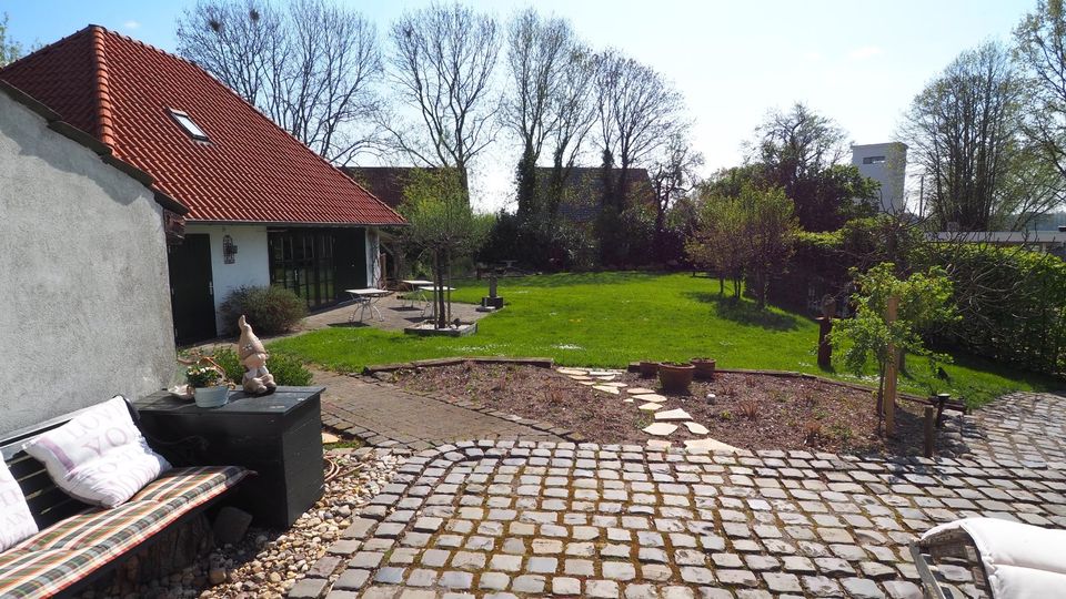 Charmante reetgedeckte Kate mit wunderschönem Grundstück am Rande des Dorfes !! in Kranenburg