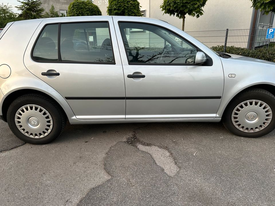 VW Golf 4 mit TÜV bis 03/2026 in Hamm