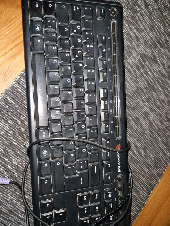 PC Tastatur Packard bell in Etgersleben