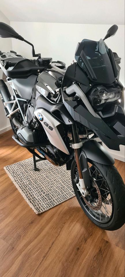 BMW R 1200 GS Triple Black VOLL / REIFEN NEU wenig km in Attendorn