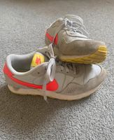 Mädchen Nike Schuhe Gr. 38.5 Berlin - Biesdorf Vorschau