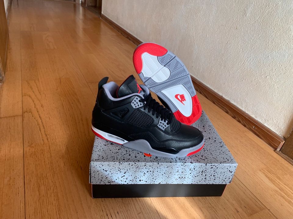 Jordan 4 Retro Bred Remiaged EU45 DS in Saalfeld (Saale)