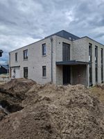 schicke 3 ZKB-Wohnung im EG  + 1.OG Neubau Niedersachsen - Berne Vorschau