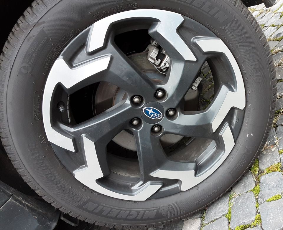 ALUFELGE SUBARU + 2 neuw. MICHELIN CROSSCLIMATE 225/55R18 in Ehringshausen