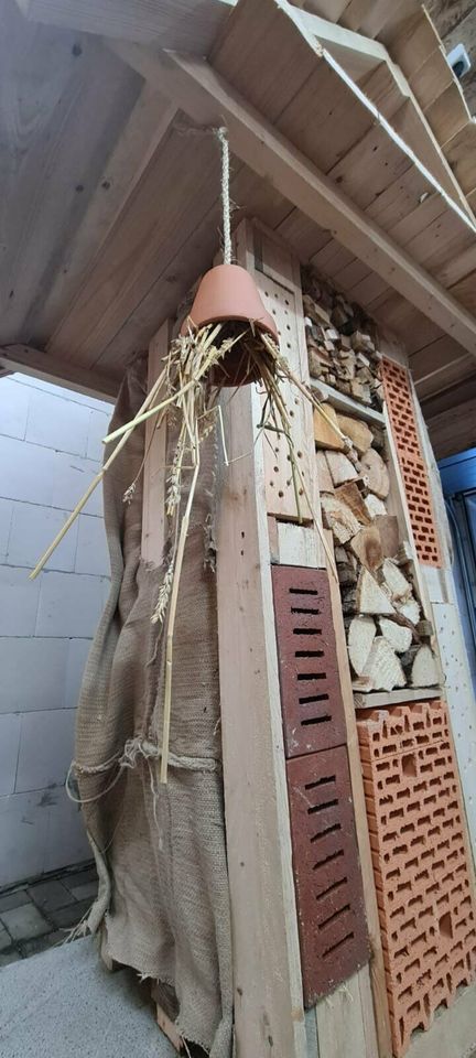 Insektenhotel Nistkasten Holz Deko Garten Natur Umwelt Selfmade in Leutersdorf