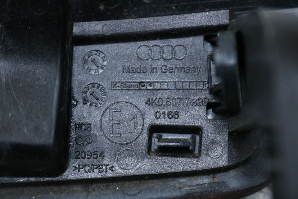 Audi a6 c8 Scheinwerferwaschanlage Abdeckung 4K0807787B 4K0807788 in Radeberg