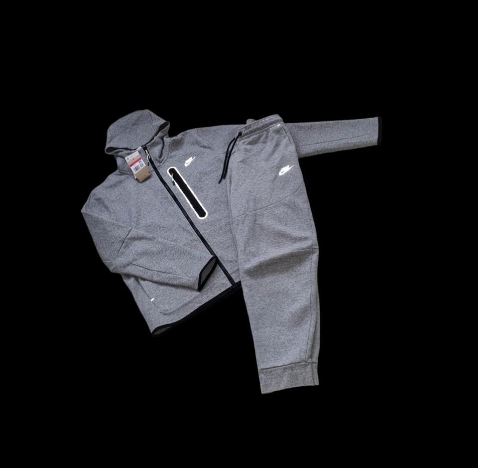 Nike Tech Fleece Trainingsanzug | Reflective | Jacke L + Jogger M in Wolfsburg