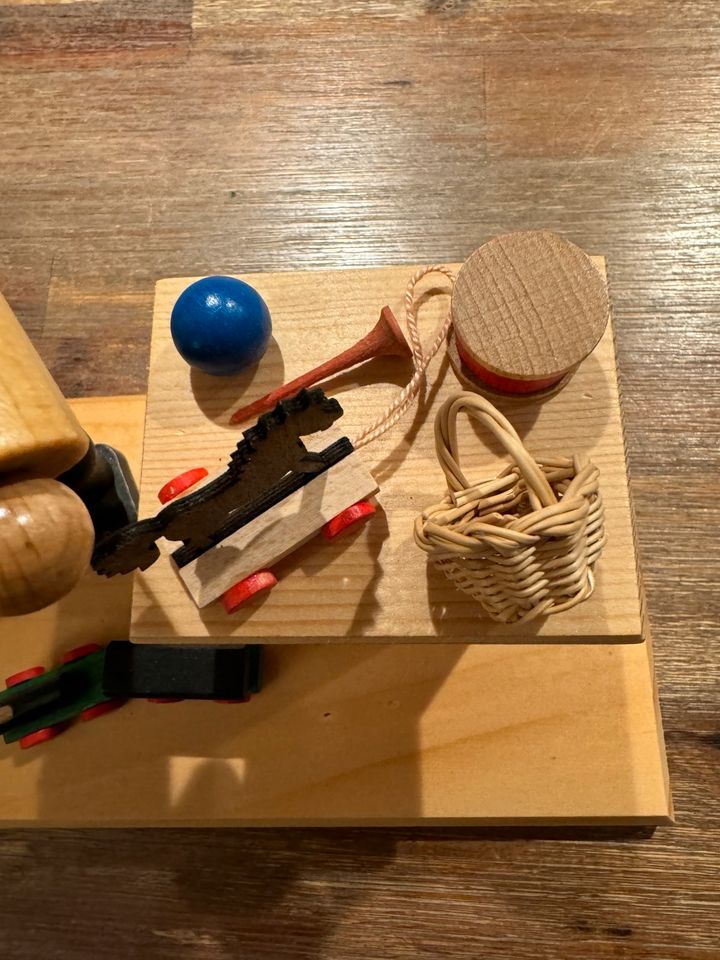 Räuchermännchen Erzgebirge Spielzeugbauer Holz in Berlin