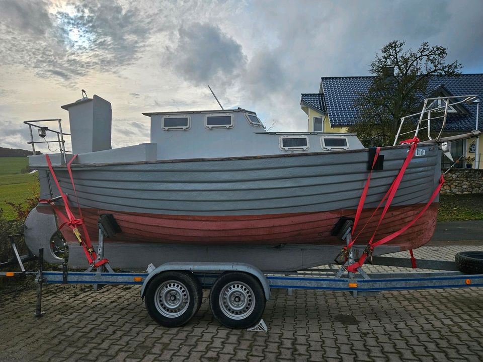 Boot mit Trailer/ Motorboot/ Diesel in Üxheim