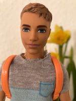 Barbie Ken mit Rucksack und Zubehör Niedersachsen - Edewecht Vorschau