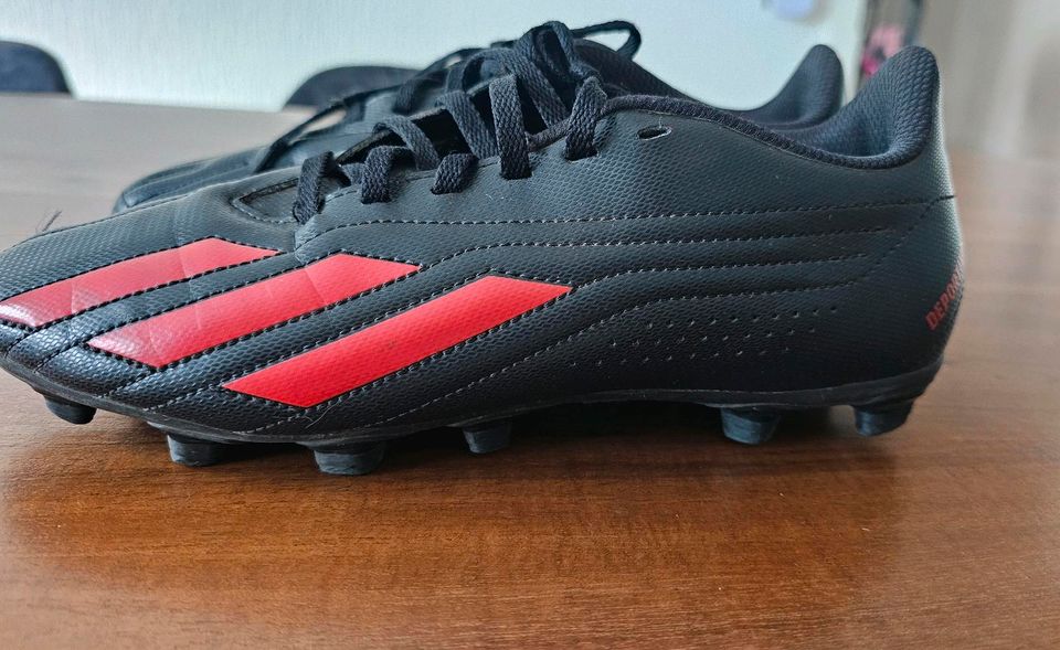 Fußballschuhe Adidas Deportivo Größe 40 in Bitburg