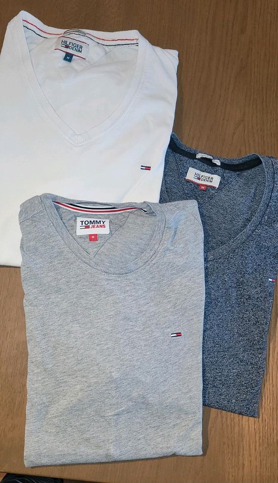 Hilfiger TShirt 3 Stück grau/hellgrau/weiß Gr. M in Meißenheim