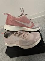 Nike (for Ladys) Schleswig-Holstein - Flensburg Vorschau