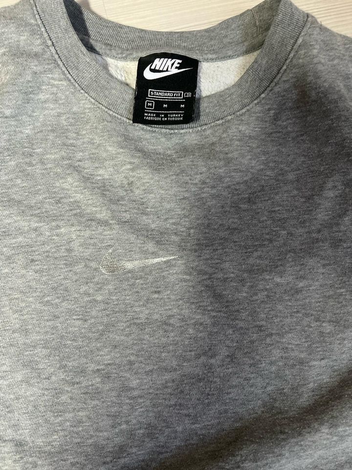 Nike Vintage Sweater in Wolfhagen 