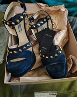 Prada Donna Stiefeletten Pumps High Heels 39,5 NEU Sammler Stücke Niedersachsen - Hameln Vorschau