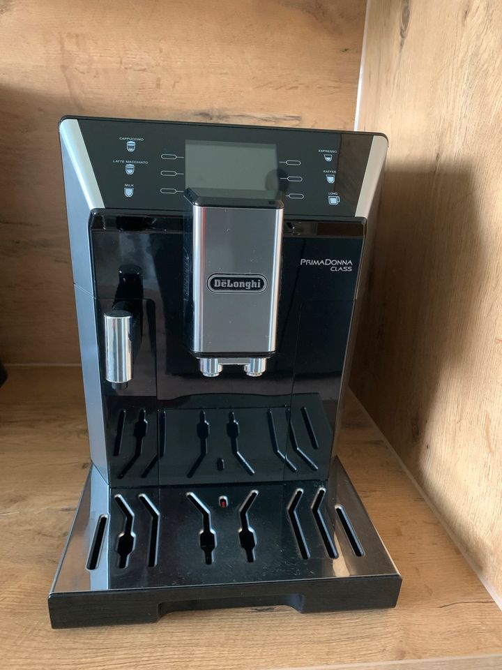 Kaffeevollautomat DeLonghi Prima Donna Class in Marl