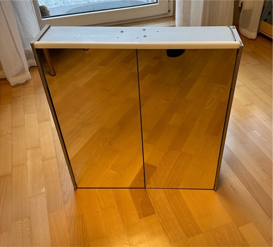 Spiegelschrank LED Aluminium, 60 cm breit mit Beleuchtung in Torgau