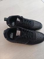Sneaker Only 39 NEU Bayern - Buch Vorschau