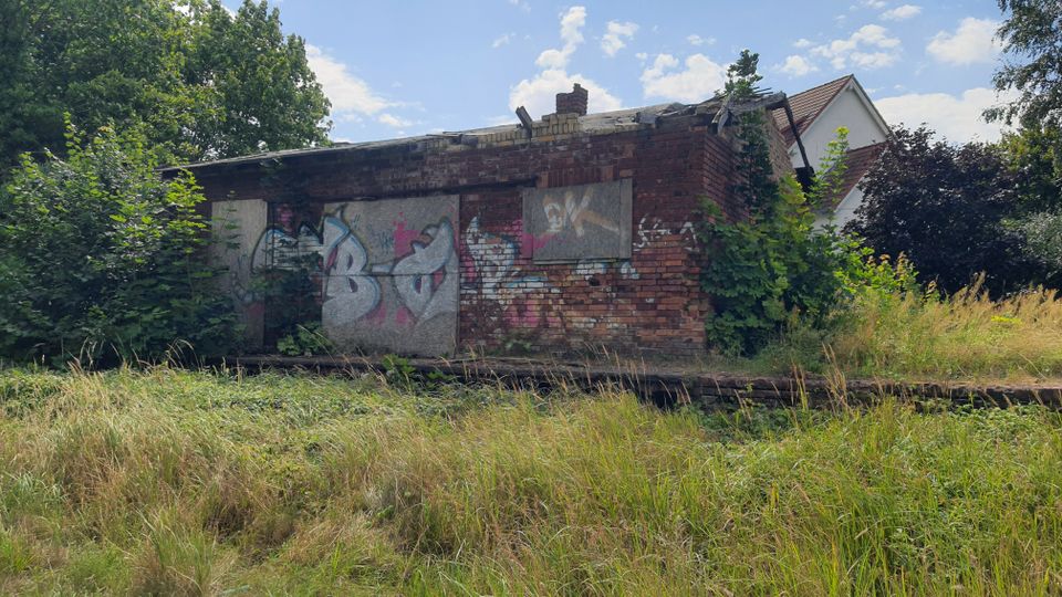 Wunderschöner Bahnhof in Treuenbrietzen mit Grundstück 7800 qm in Treuenbrietzen