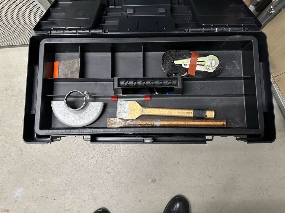 Werkzeug Koffer mit Inhalt in Wesel