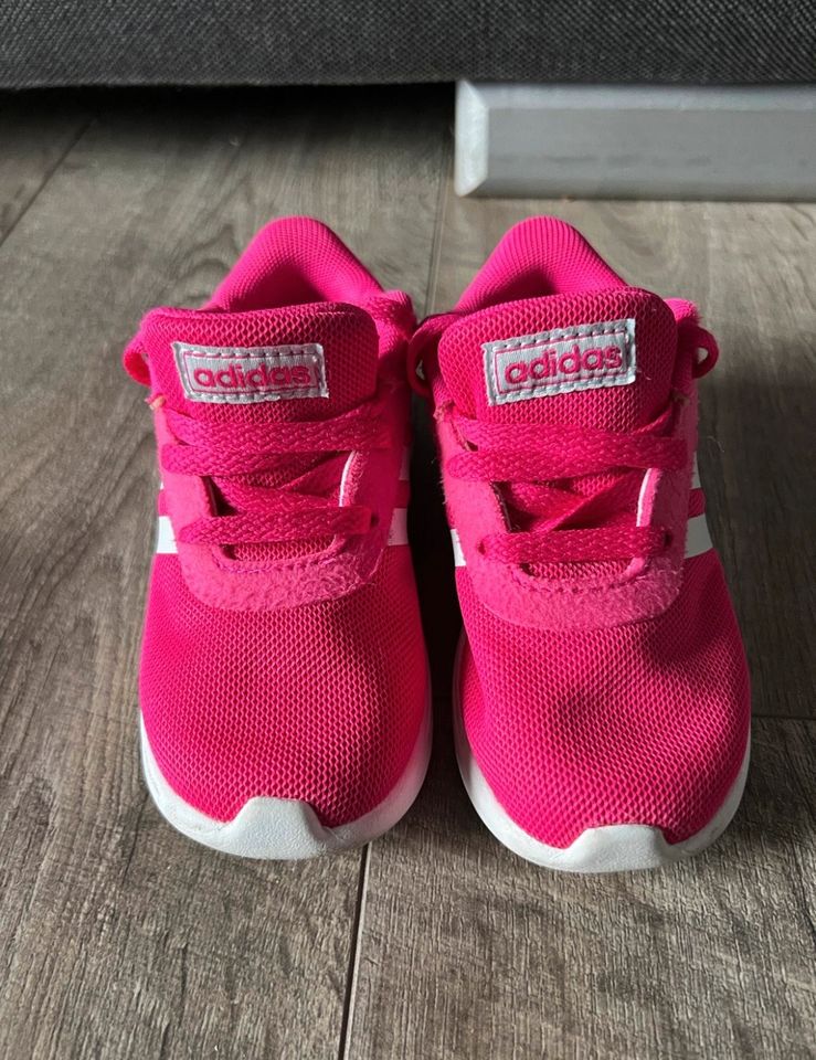 Adidas Schuh Mädchen, Größe 23 in Wuppertal