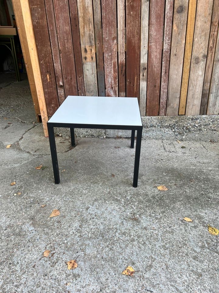 Tisch, Couchtisch, Beistelltisch H40xB50xL50cm. in Überlingen