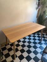 Schöner Esstisch LISABO Ikea,  für 4 bis 6 Personen Berlin - Neukölln Vorschau