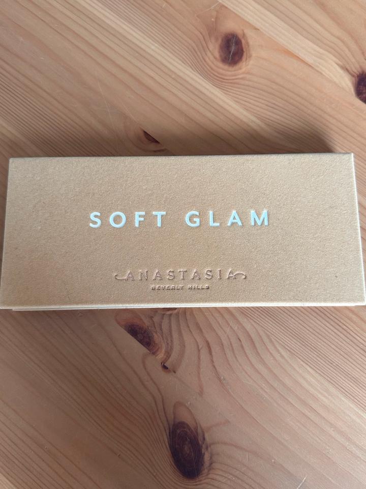 Soft Glam Lidschatten Palette NEU Anastasia Beverly Hills in Bernau