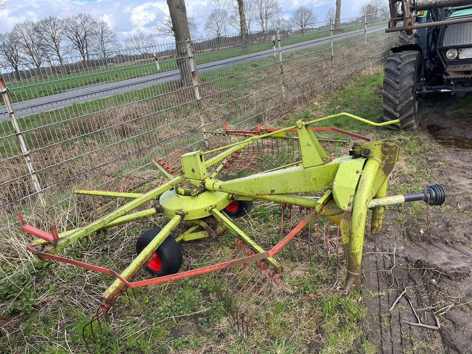 Claas Schwader , ähnlich Krone, Pöttinger, Kuhn in Hamersen