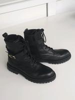 Neuw.schwarze Leder Stiefeletten Gr.38 von Zara Baden-Württemberg - Konstanz Vorschau