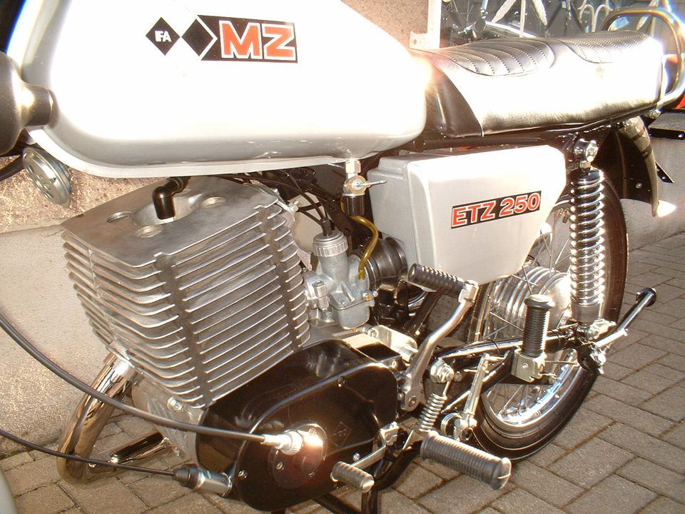 MZ ETZ 250 De Luxe - Komplettrestauration in Aschersleben
