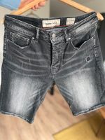 Kurze Tigha Jeans in Schwarz Größe 32 Duisburg - Duisburg-Süd Vorschau