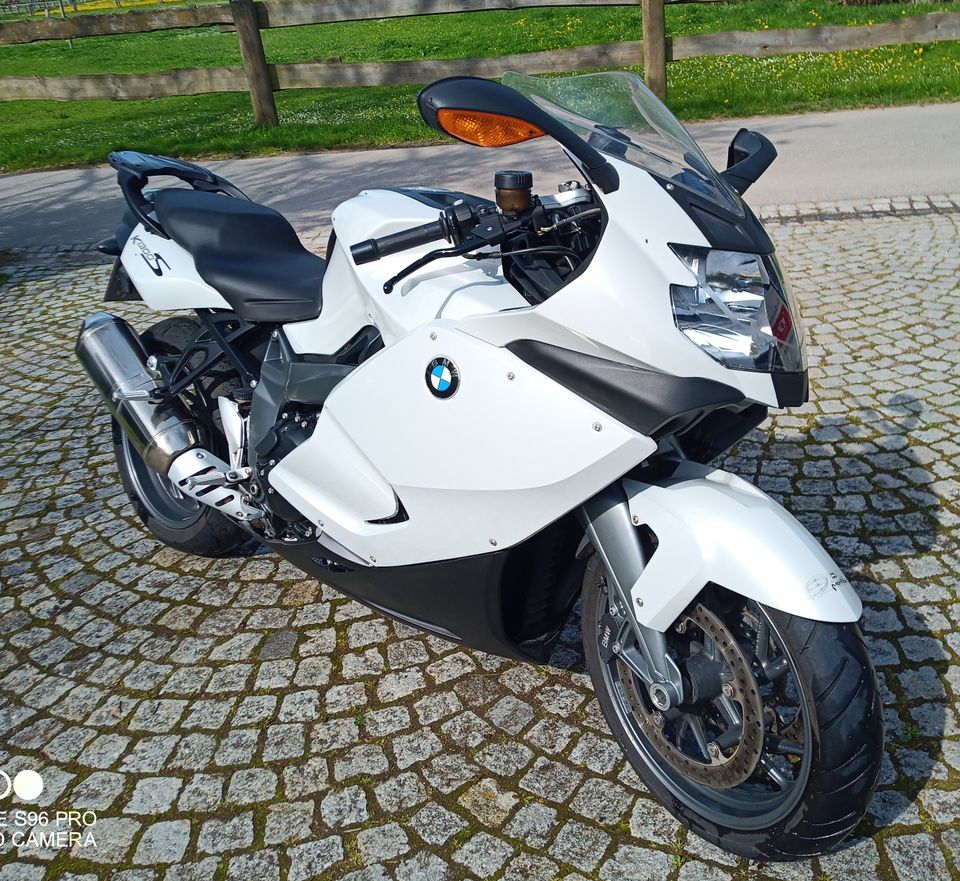 Motorrad BMW K1300S in Rohr