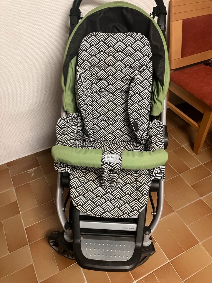 Teutonia Cosmo Spring Green/schwarz Kinderwagen Komplett Set in Ahlen